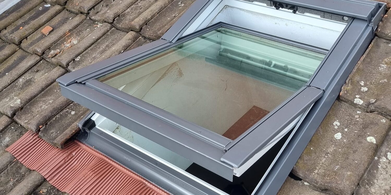 Avant — Pose de fenêtres de toit Velux