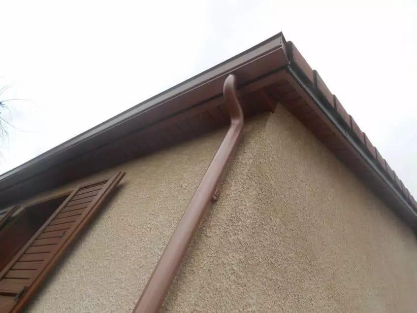 Gouttières zinc ou aluminium : lequel choisir pour sa maison ?